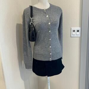 Quince grey 100% Mongolian Cashmere cardigan with seashell buttons. Size XS